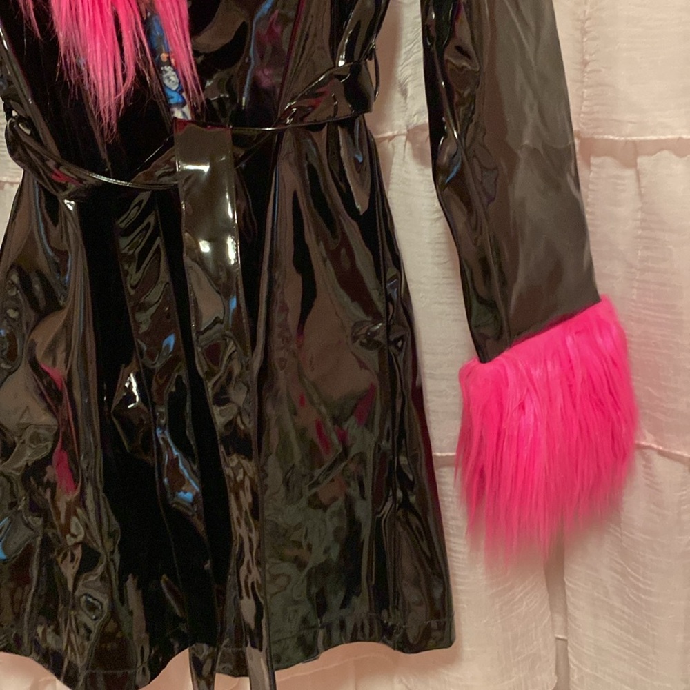 Dolls Kill Bratz Diva Life Patent Faux Fur Coat NWT - Picture 2 of 5